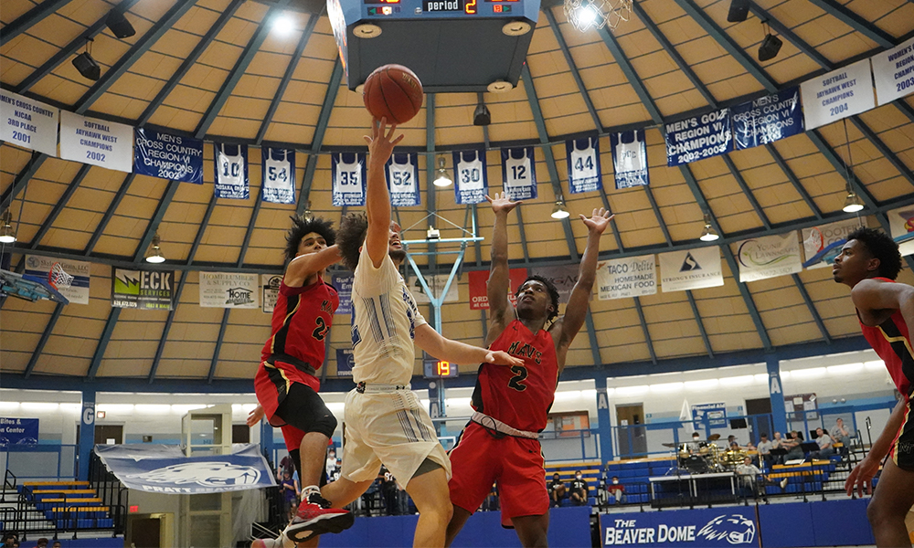 Men's basketball outlasts NWT in 87-77 win