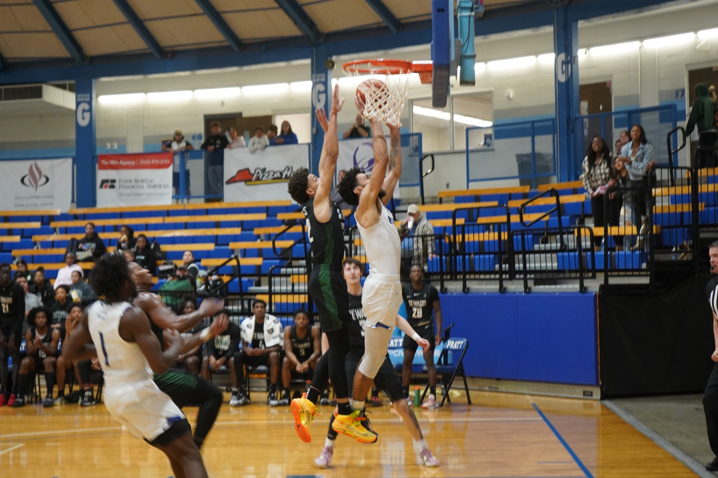 Men's Basketball Continues Winning Streak Against Seward County