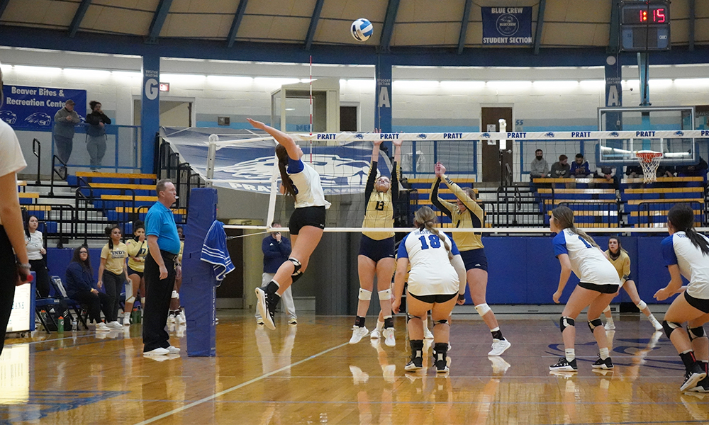 Volleyball sweeps Indy in straight sets